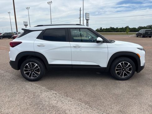 New 2026 Chevrolet TrailBlazer LT w/ Convenience Package FWD image 7