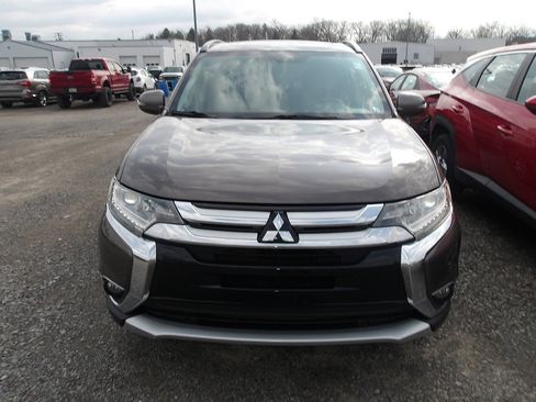 Used 2016 Mitsubishi Outlander AWD image 1