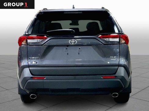Certified 2022 Toyota RAV4 XLE image 5