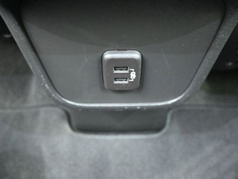 Used 2023 Chevrolet Equinox LT FWD image 23