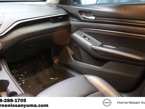 Used 2019 Nissan Altima 2.0 SR FWD image 12