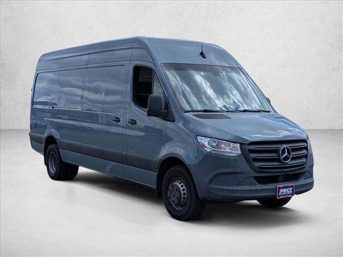 Used 2021 Mercedes-Benz Sprinter 3500 image 3