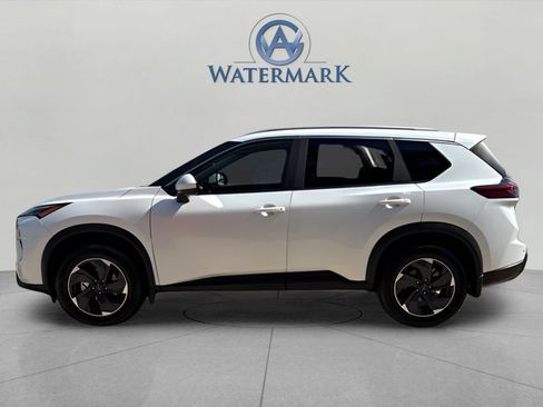 Certified 2025 Nissan Rogue SV w/ SV Premium Package AWD/4WD image 2