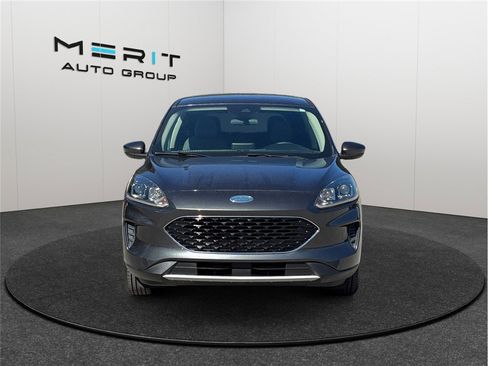 Used 2020 Ford Escape SE image 3