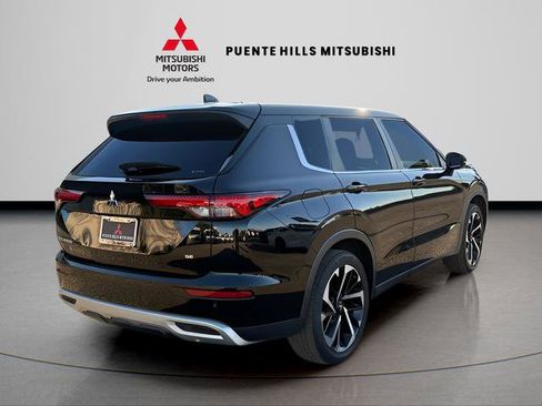 Used 2022 Mitsubishi Outlander SE image 5