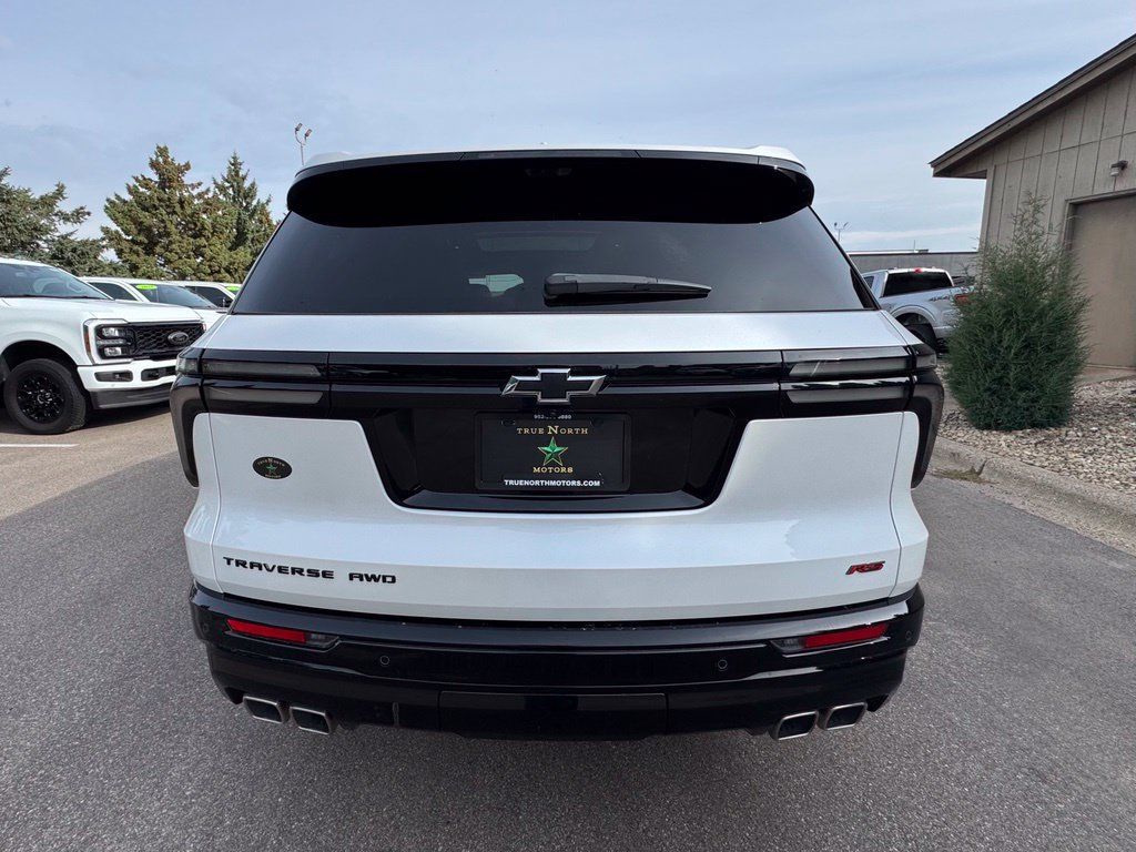 Used 2024 Chevrolet Traverse RS AWD/4WD image 9