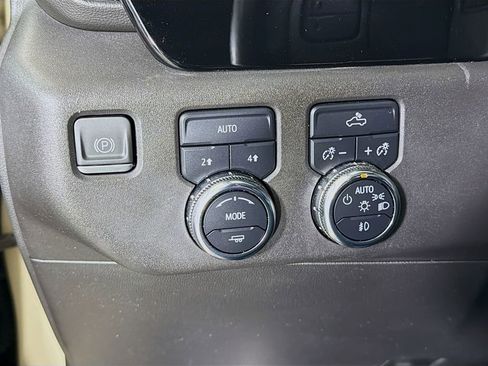 Used 2023 GMC Sierra 1500 Elevation image 12