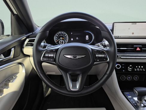 Used 2025 Genesis G70 2.5T RWD image 16