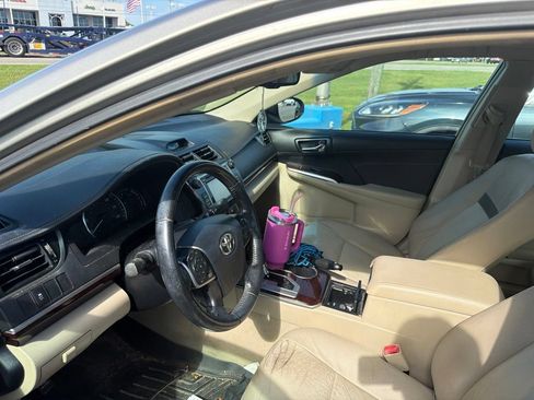 Used 2013 Toyota Camry XLE w/ Leather Pkg FWD image 13