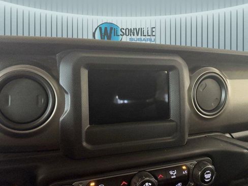 Used 2020 Jeep Wrangler Unlimited Willys image 2