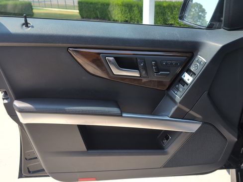 Used 2015 Mercedes-Benz GLK 350 4MATIC image 14