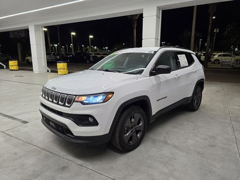 Certified 2022 Jeep Compass Latitude image 2