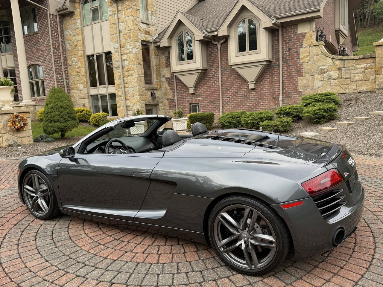 Used 2015 Audi R8 V8 w/ Full Leather Package AWD/4WD image 10
