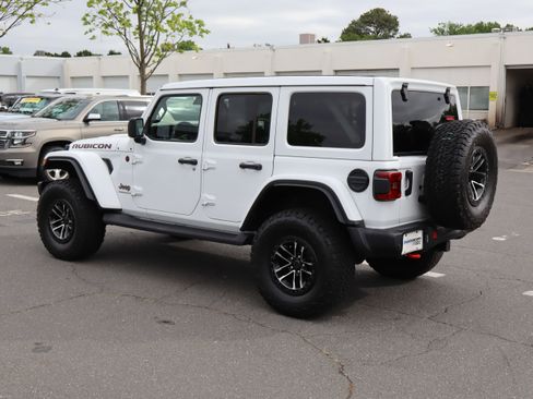 Used 2025 Jeep Wrangler Unlimited Rubicon AWD/4WD image 8