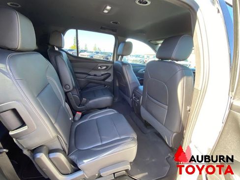 Used 2023 Chevrolet Traverse LT FWD image 17