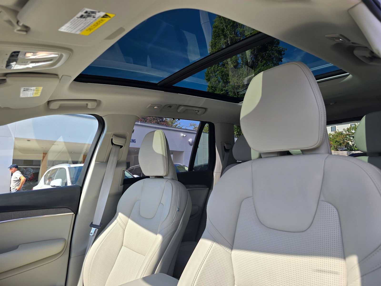 Certified 2025 Volvo XC90 T8 Ultra w/ Protection Package Premier AWD/4WD image 22