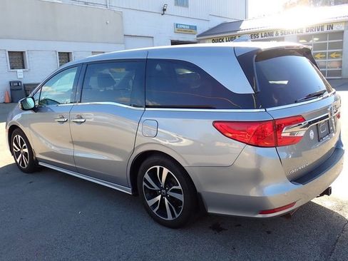 Used 2018 Honda Odyssey Elite image 3