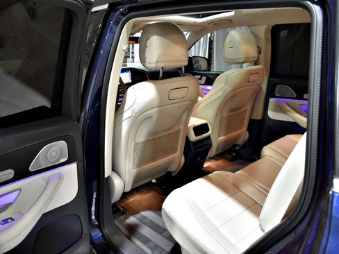 Used 2020 Mercedes-Benz GLS 450 4MATIC image 20