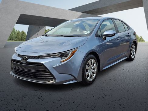 Certified 2024 Toyota Corolla LE FWD image 3