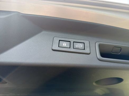 Used 2025 Subaru Forester Touring AWD/4WD image 11