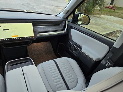 Used 2023 Rivian R1S Adventure image 42