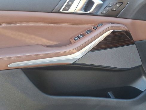 Used 2020 BMW X5 xDrive40i w/ M Sport Package image 13