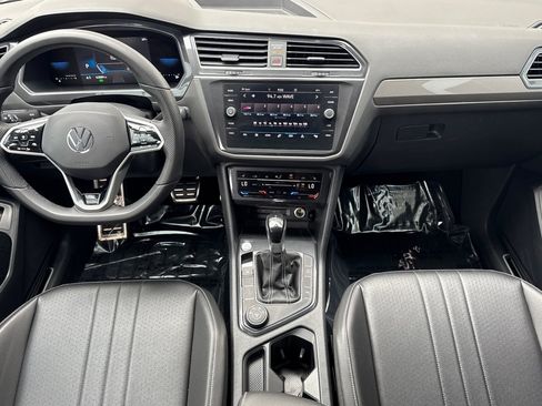 Used 2022 Volkswagen Tiguan SE R-Line AWD/4WD image 16
