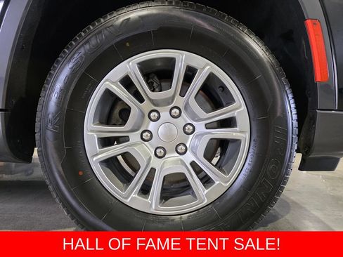 Used 2022 Jeep Wagoneer Series I AWD/4WD image 30