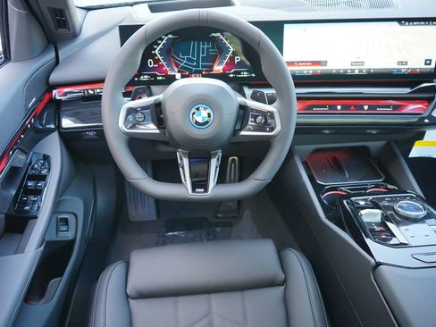 New 2026 BMW 550e xDrive w/ Premium Package image 17