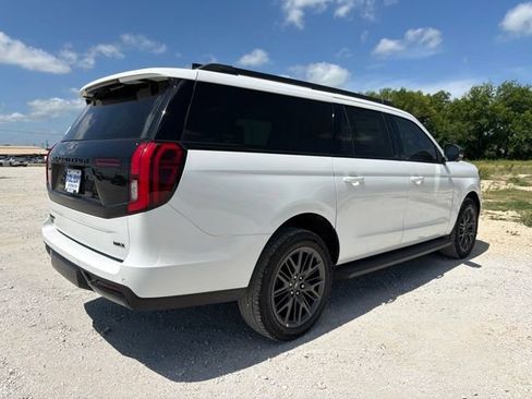 New 2026 Ford Expedition Max Platinum w/ Stealth Appearance Package AWD/4WD image 4