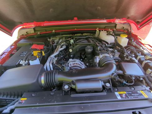 New 2025 Jeep Gladiator Sport image 25