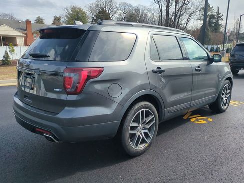 Used 2017 Ford Explorer Sport image 4