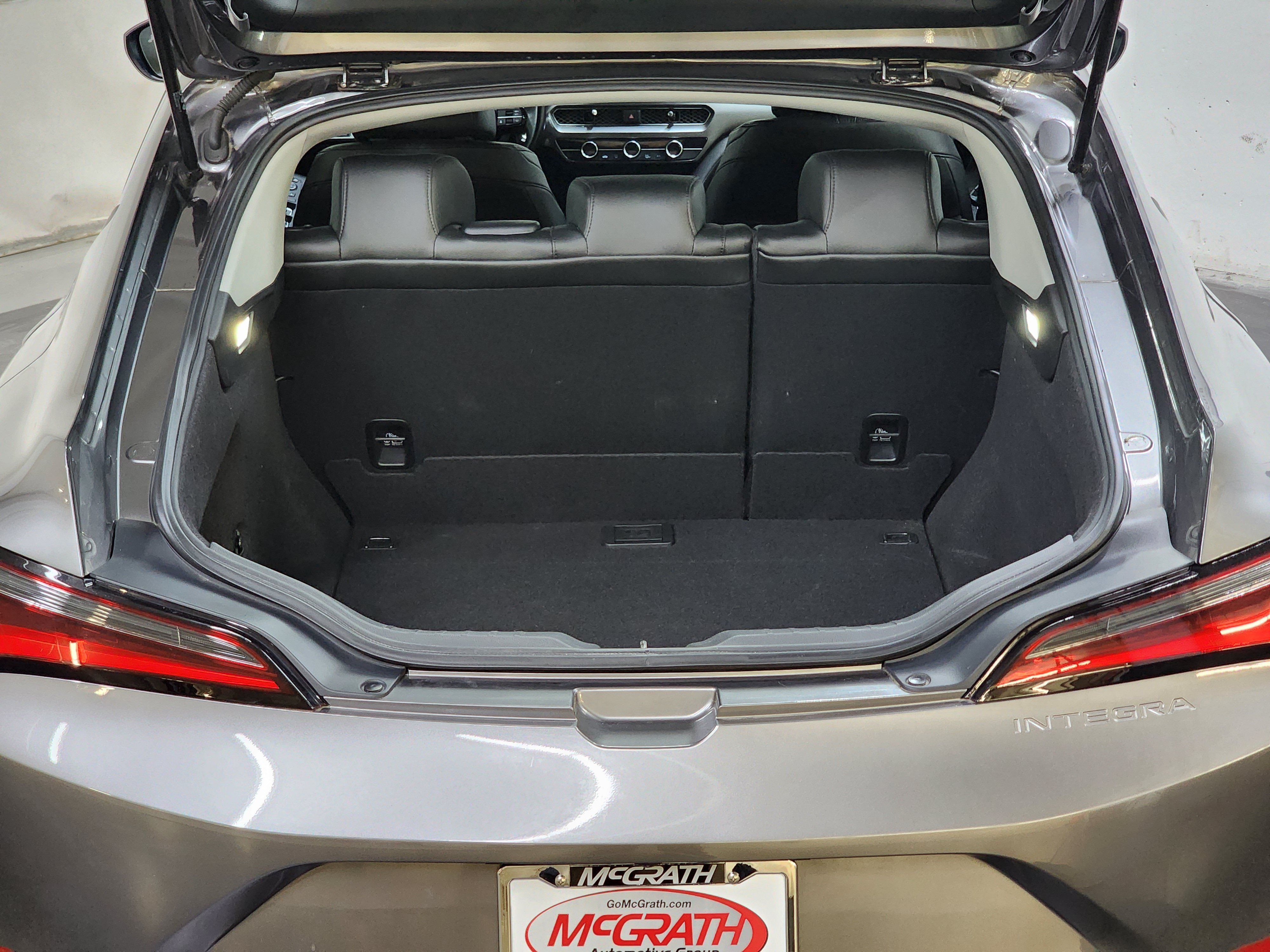 Used 2025 Acura Integra FWD image 9