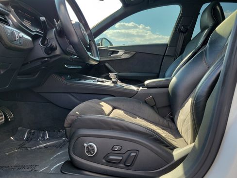 Used 2019 Audi S4 Prestige w/ Prestige Package image 16