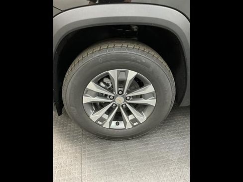 New 2027 Chevrolet Equinox LT w/ LPO, Floor Liner Package AWD/4WD image 34