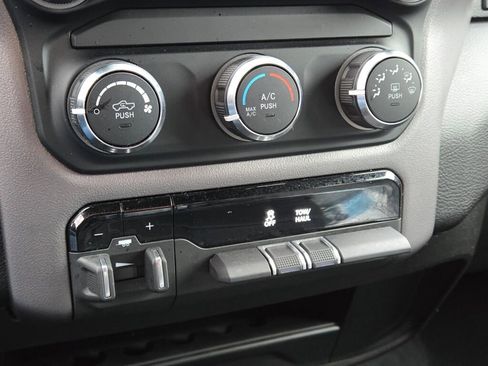 Used 2024 RAM 2500 Big Horn w/ Bed Utility Group image 27