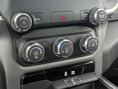 Used 2020 RAM 1500 Big Horn AWD/4WD image 18