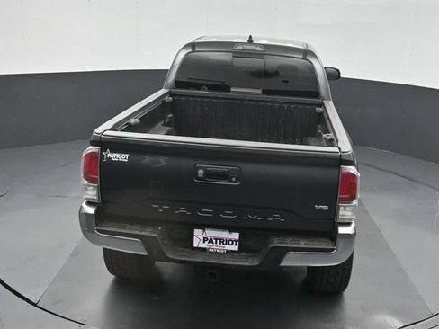 Used 2020 Toyota Tacoma TRD Off-Road AWD/4WD image 39
