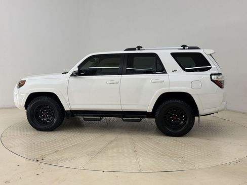 Used 2021 Toyota 4Runner SR5 Premium w/ Moonroof Package AWD/4WD image 2