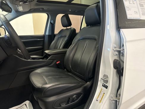 Used 2023 Jeep Grand Cherokee L Limited AWD/4WD image 8