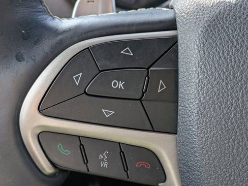 Used 2017 Jeep Grand Cherokee Overland w/ Jeep Active Safety Group image 22