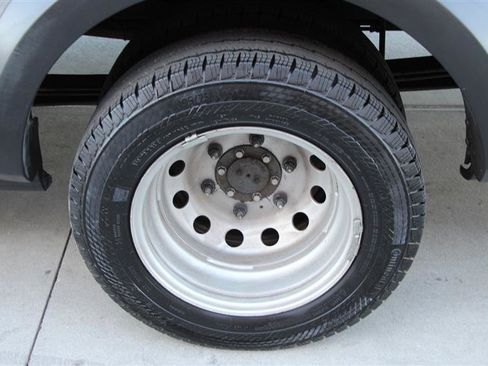 Used 2023 Ford Transit 350 XLT image 21