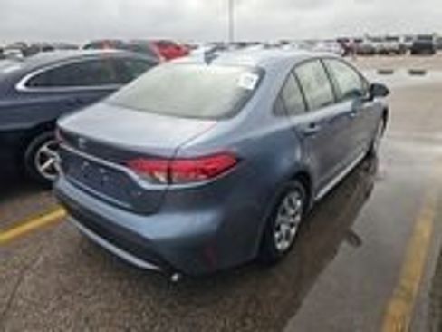 Used 2022 Toyota Corolla LE image 6