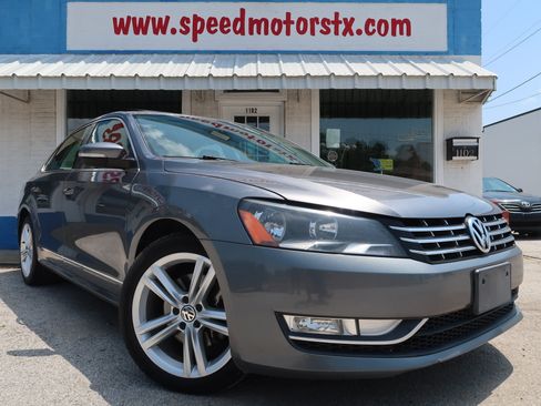 Used 2014 Volkswagen Passat TDI SEL Premium FWD image 2