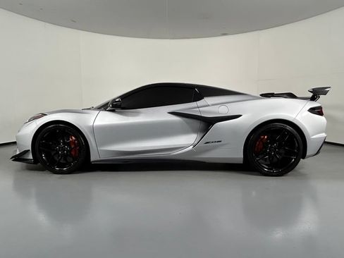 Used 2026 Chevrolet Corvette Z06 RWD image 10