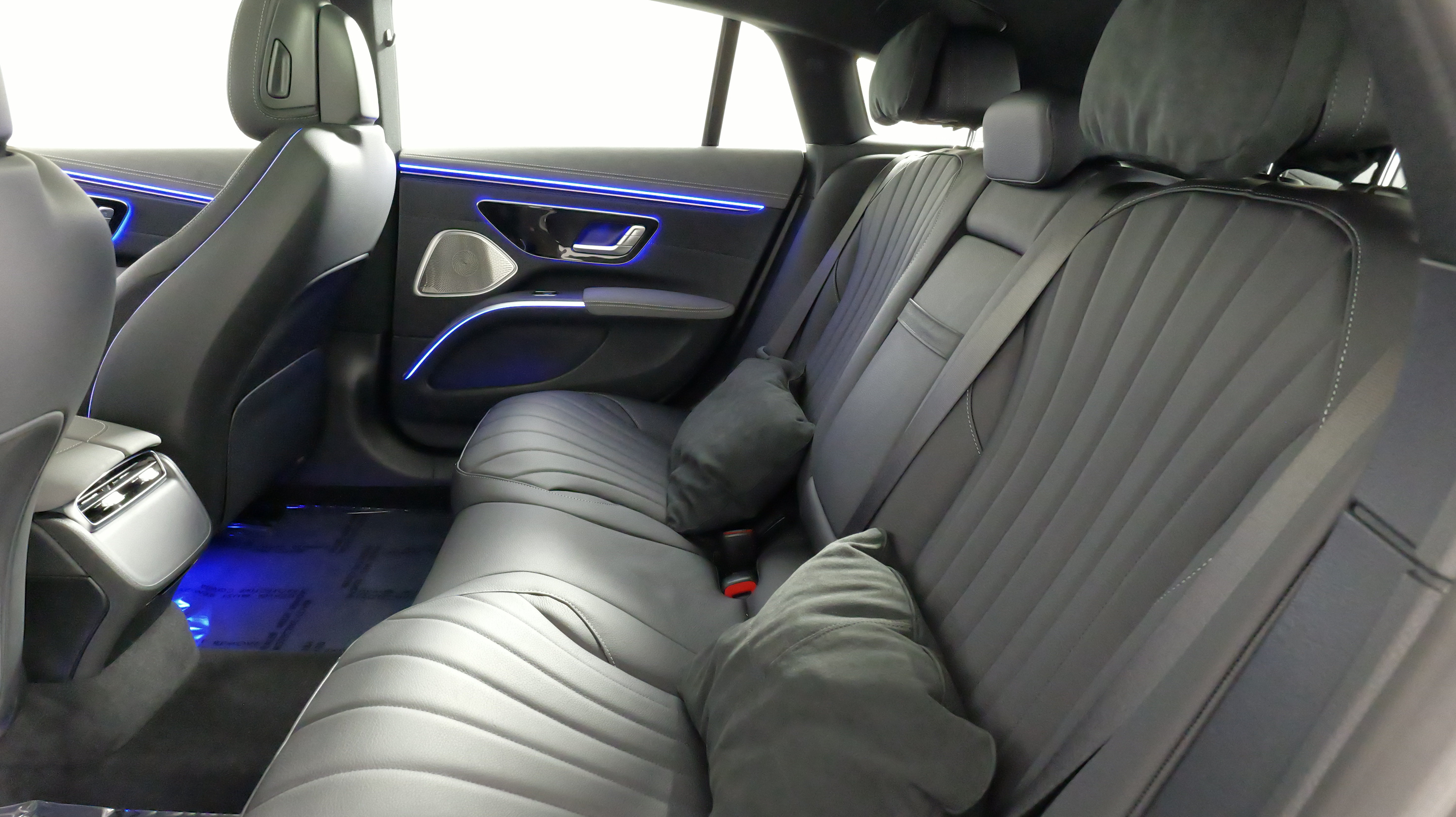 Used 2023 Mercedes-Benz EQS 580 4MATIC Sedan image 37