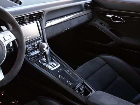 Used 2015 Porsche 911 GT3 w/ Carbon Interior Package image 15