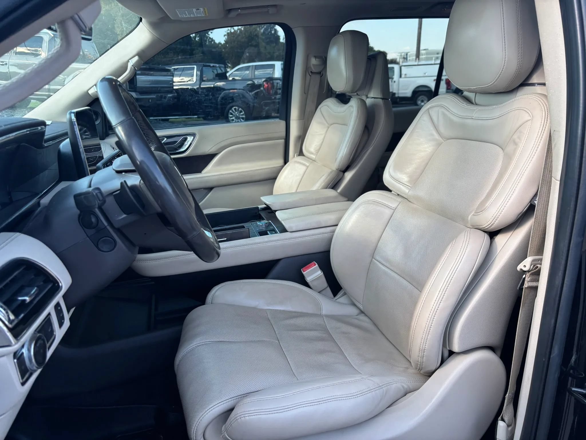 Used 2020 Lincoln Navigator Reserve AWD/4WD image 12