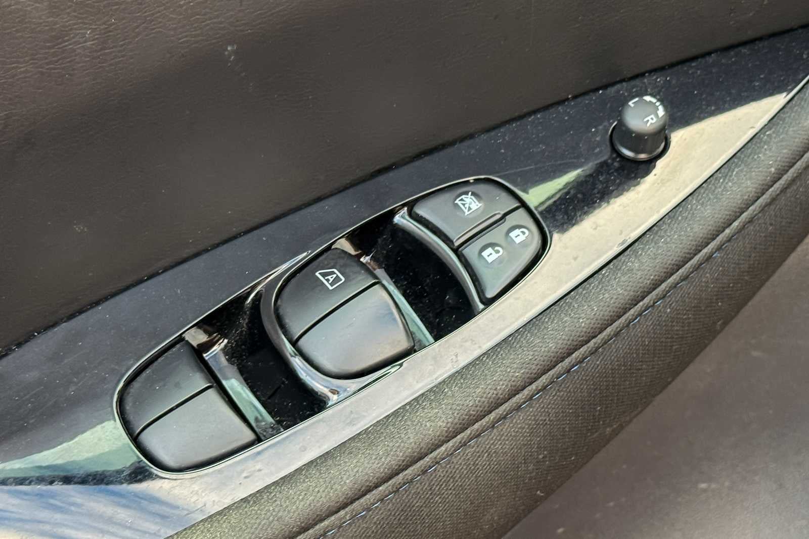 Certified 2025 Nissan Leaf SV Plus FWD image 16
