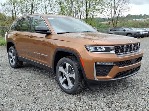 New 2026 Jeep Grand Cherokee Limited AWD/4WD image 2